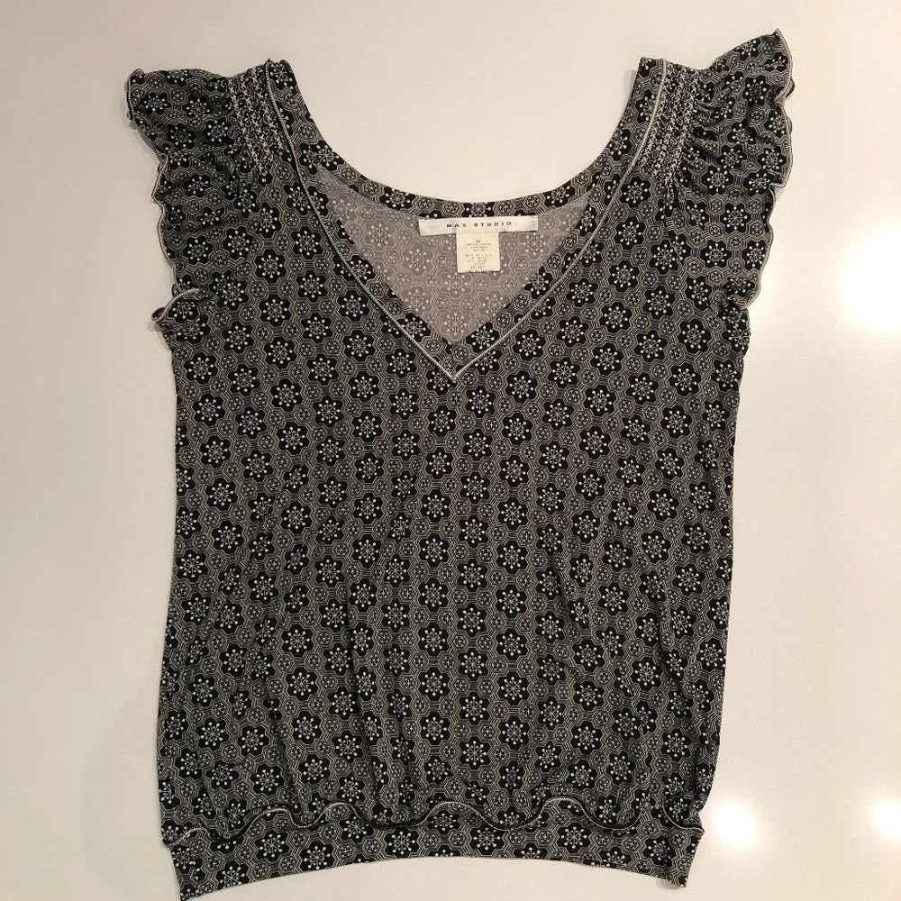 Max Studio Cap Sleeve V Neck Pattern Print Top in Grey Black Green Gold Size XS